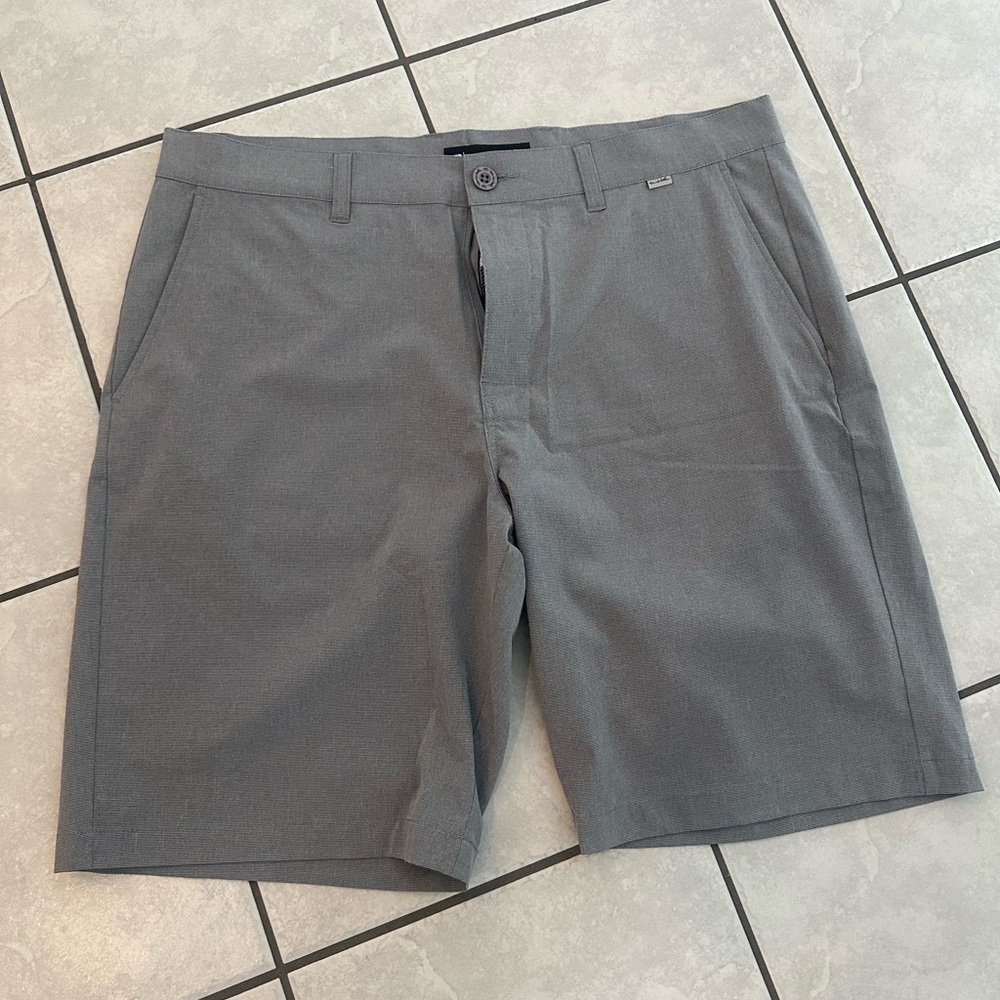 Travis Mathew Gray Flat Front Men Golf Shorts